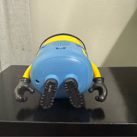 Minions 2019 The Rise Of Gru Real Live Stuart 8" Sound Animated Eye WORKS - Picture 6 of 7